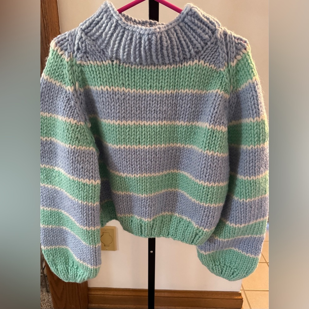 NIB Women’s O/S GOGO Sweaters Stripe Pullover Opal/Blue Bird/Snow - Picture 3 of 11